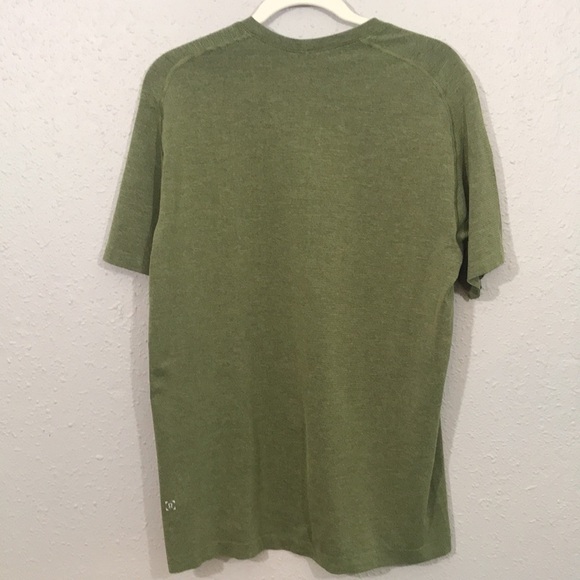 Lululemon Athletica Static Stripe Green Short Sleeve T-Shirt size L - Picture 3 of 9